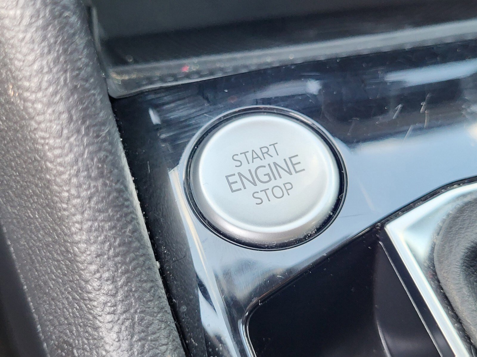 Used 2024 Volkswagen Taos SE FWD image 24