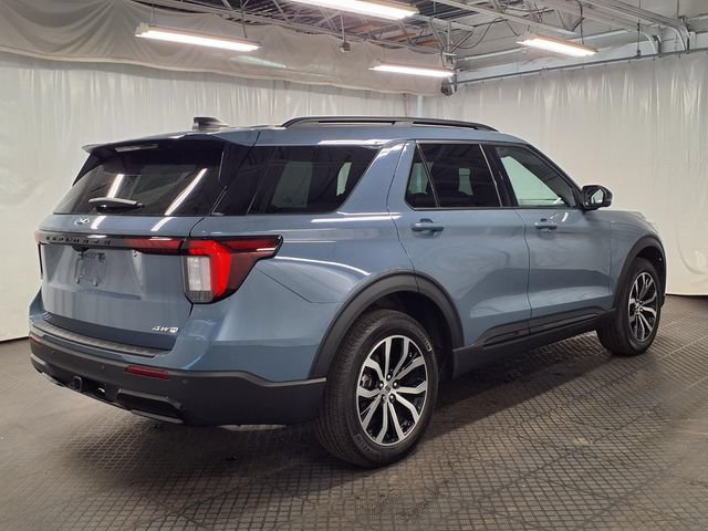 Certified 2025 Ford Explorer ST-Line AWD/4WD image 7