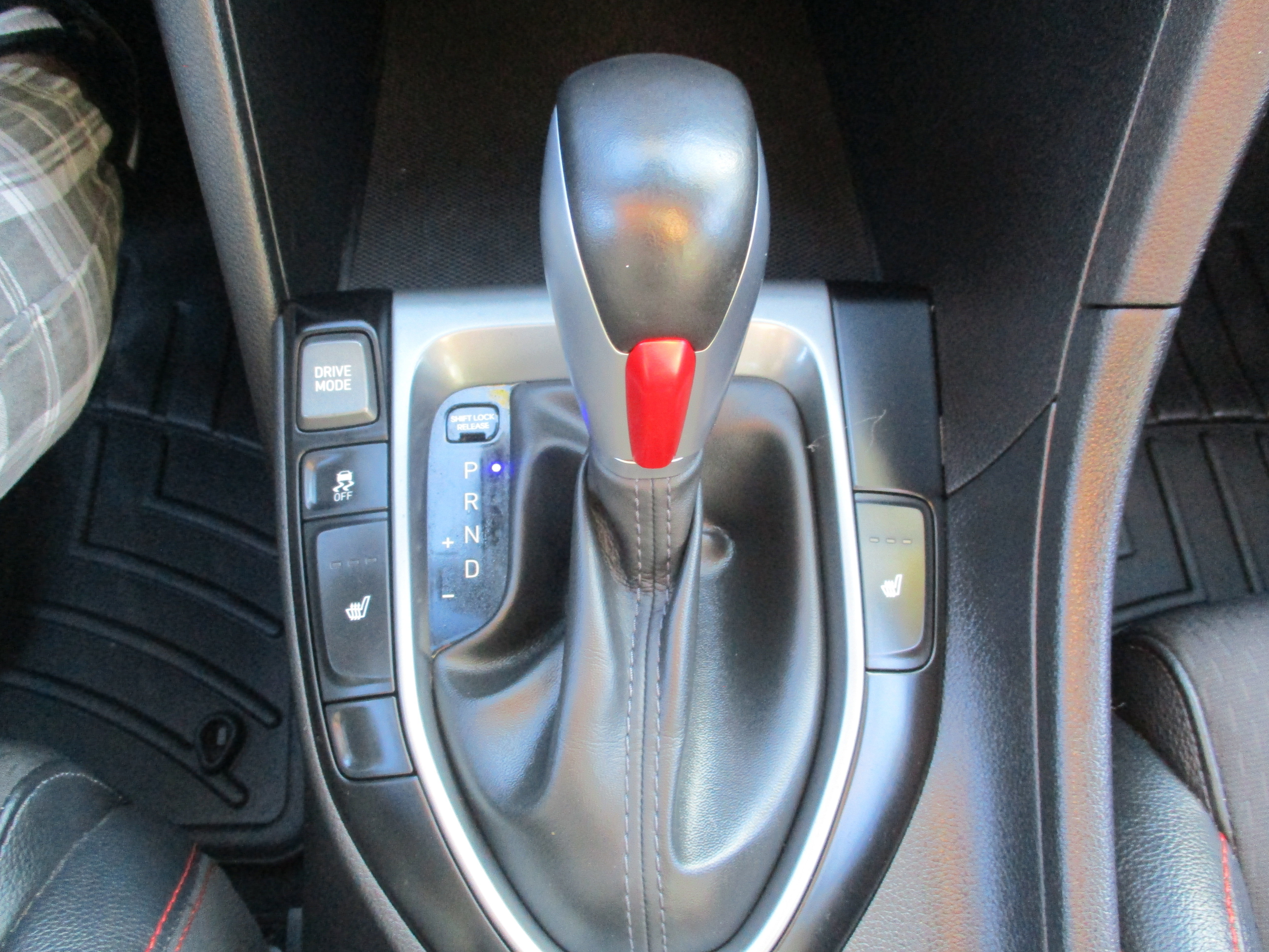 Used 2019 Hyundai Veloster Turbo image 17