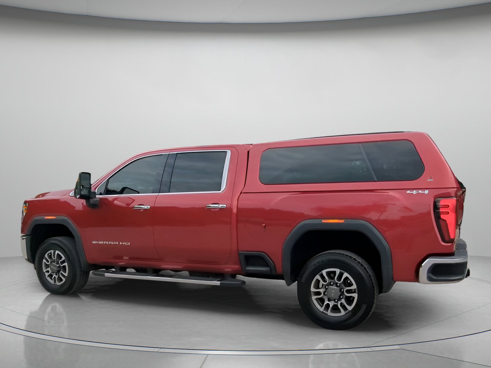 Used 2024 GMC Sierra 2500 SLT w/ SLT Premium Package AWD/4WD image 18