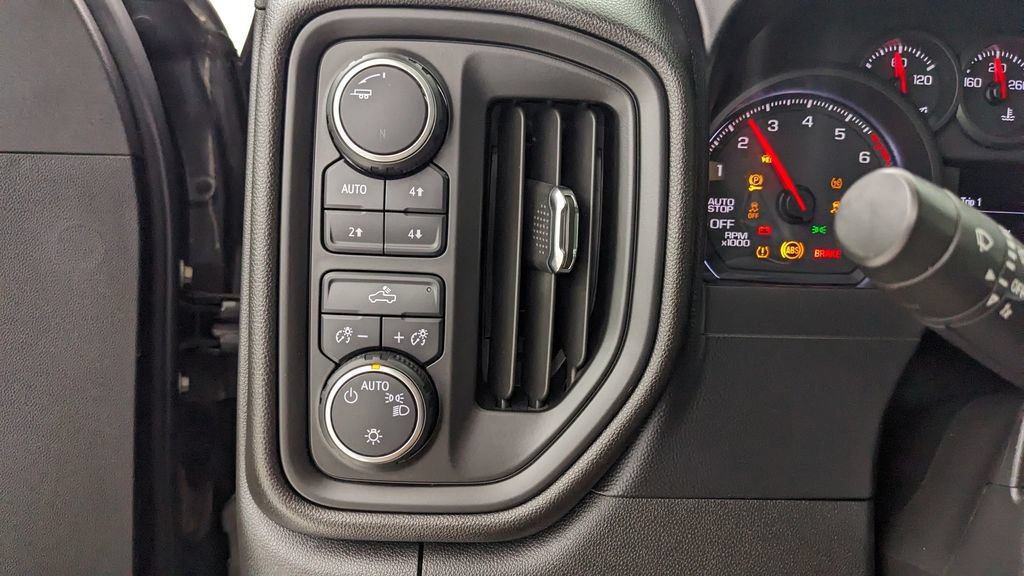 Used 2021 Chevrolet Silverado 1500 Custom Trail Boss AWD/4WD image 21