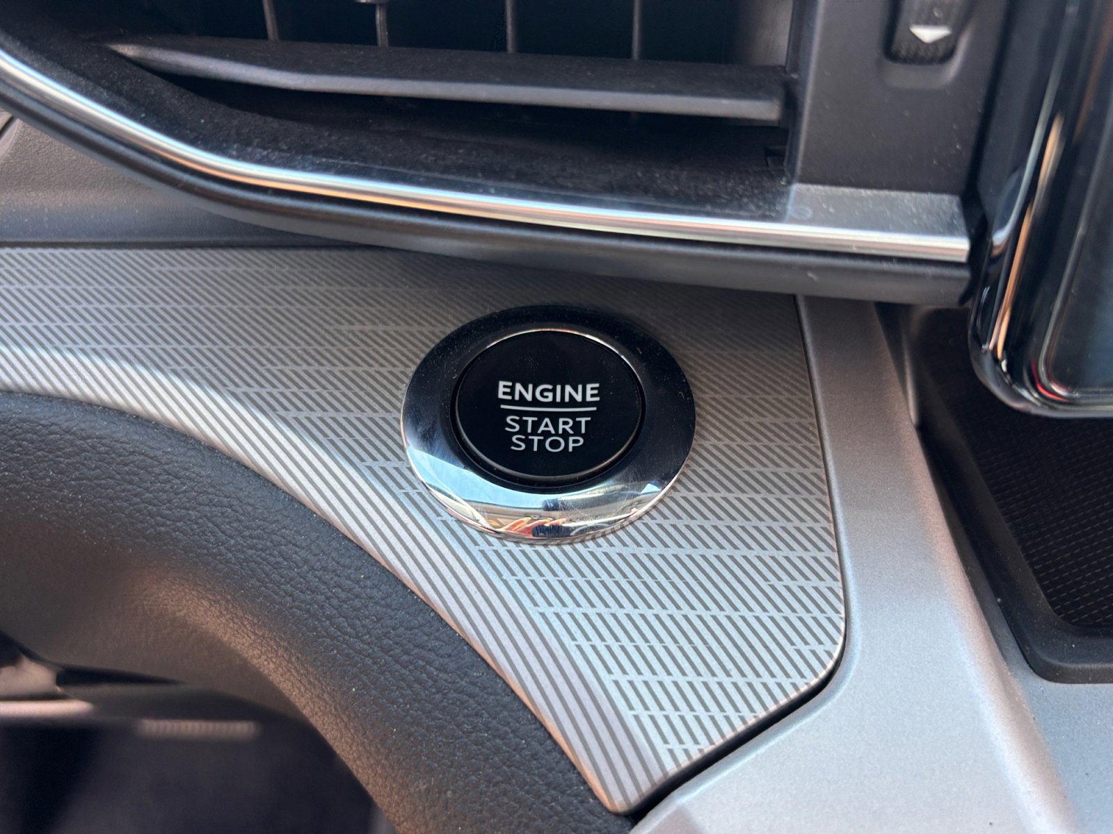 Certified 2023 Ford Explorer XLT w/ Equipment Group 202A image 28