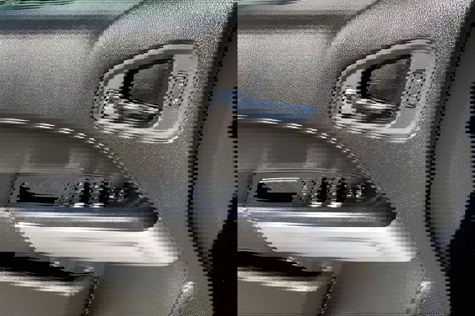 Used 2022 Chevrolet Colorado LT w/ LT Convenience Package image 31