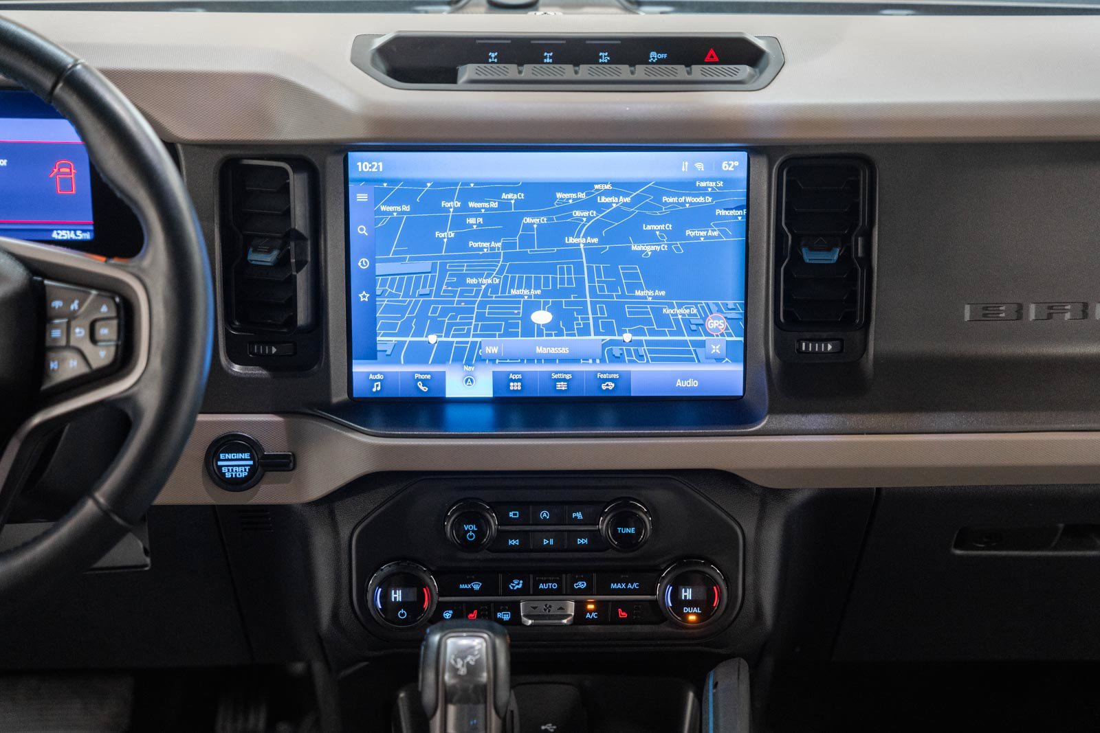 Certified 2024 Ford Bronco Wildtrak AWD/4WD image 25