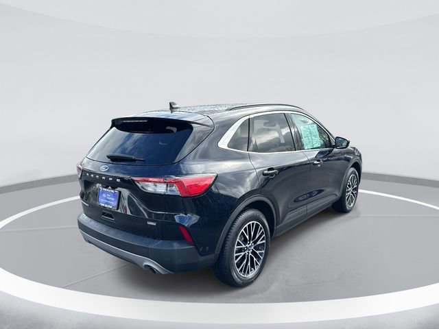 Certified 2021 Ford Escape Titanium image 3