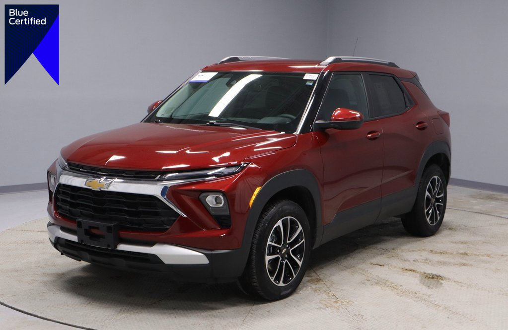 Used 2025 Chevrolet TrailBlazer LT w/ Driver Confidence Package image 1