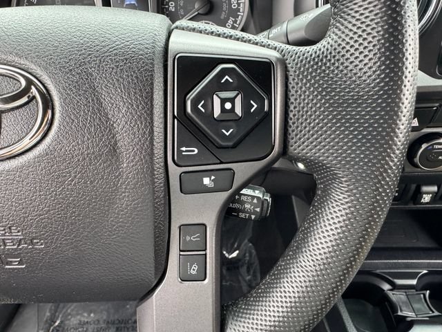 Used 2022 Toyota Tacoma TRD Off-Road w/ Technology Package AWD/4WD image 24
