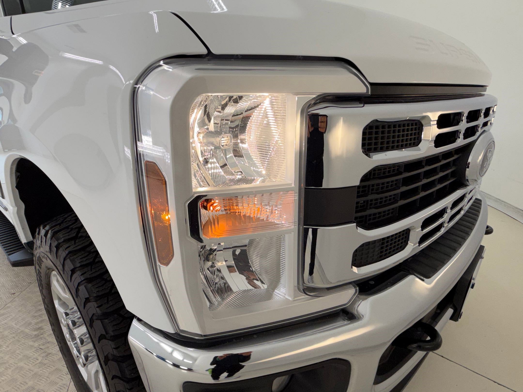 Certified 2024 Ford F350 XLT w/ FX4 Off-Road Package image 14