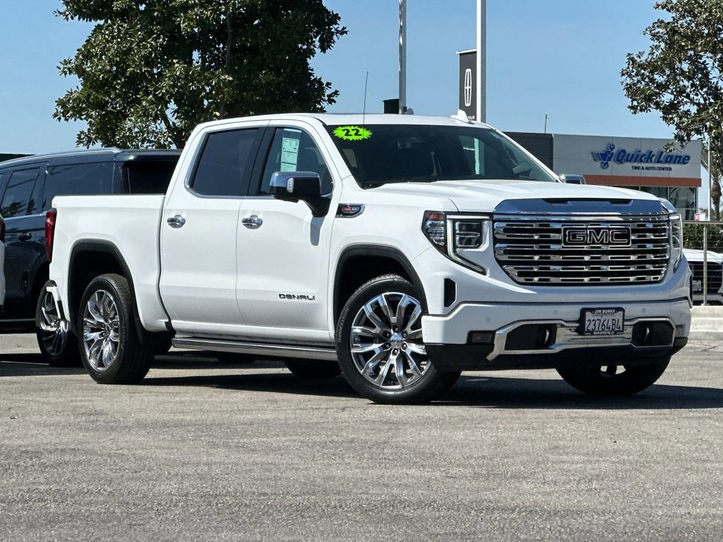 Used 2022 GMC Sierra 1500 Denali w/ Denali Reserve Package AWD/4WD image 1