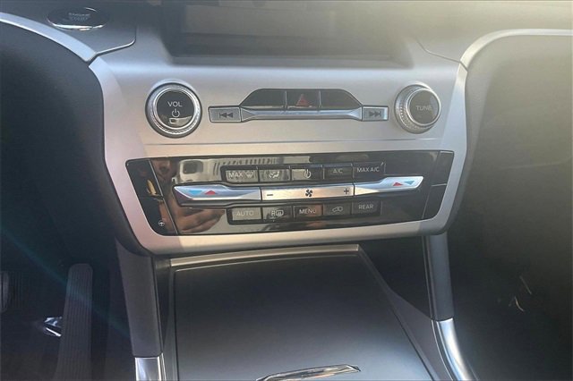 Certified 2021 Ford Explorer XLT w/ Equipment Group 202A image 31