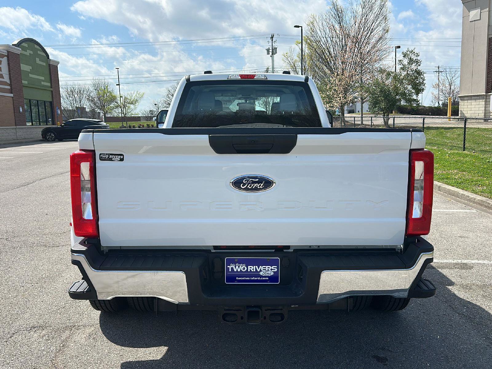Certified 2025 Ford F350 XL w/ XL Chrome Package AWD/4WD image 4