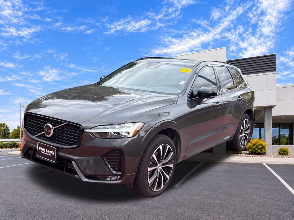Used 2025 Volvo XC60 B5 Plus w/ Protection Package Premier AWD/4WD image 4