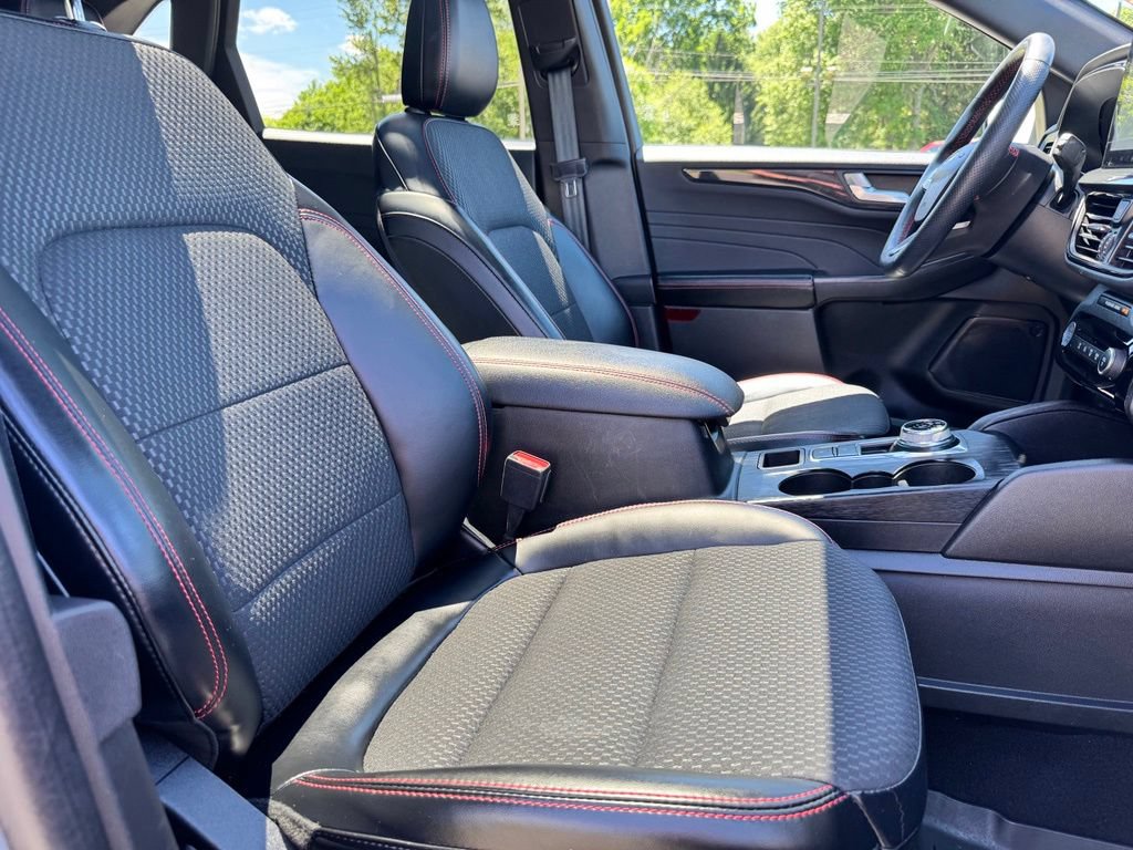 Certified 2023 Ford Escape ST-Line w/ Tech Pack #1 AWD/4WD image 14