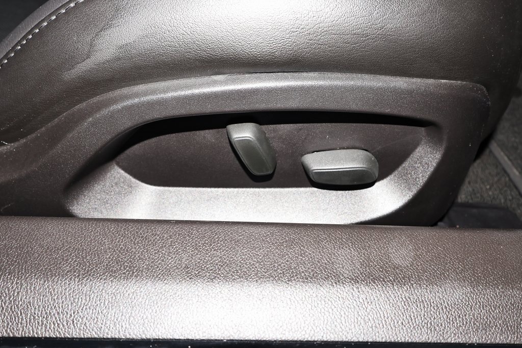 Used 2017 Chevrolet Corvette Stingray Coupe w/ Carbon Flash Badge Package image 18