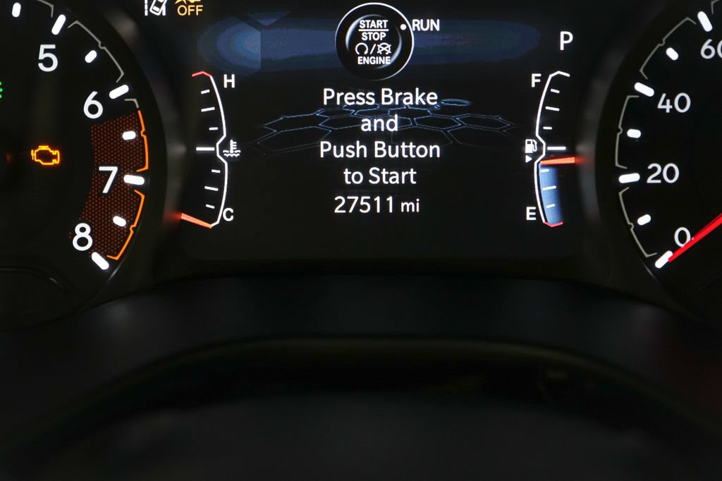 Used 2025 Jeep Compass Limited AWD/4WD image 17