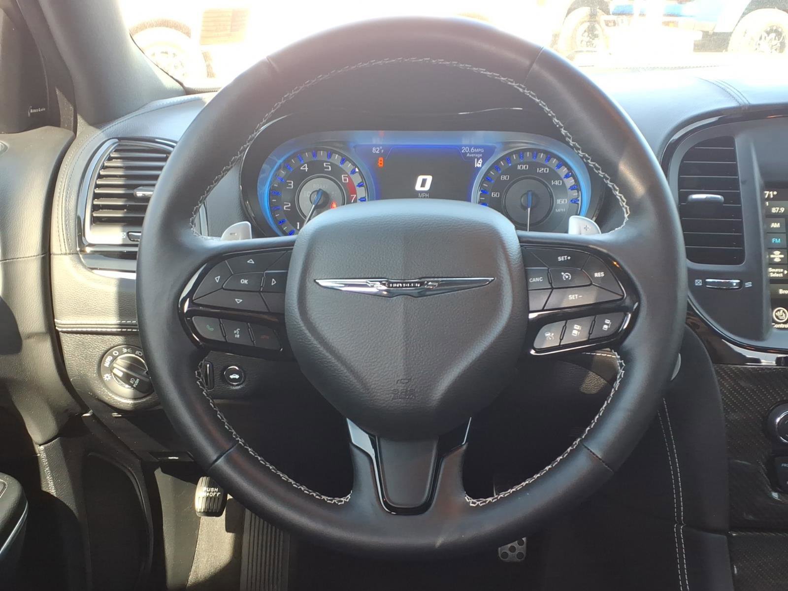 Used 2023 Chrysler 300 C image 18