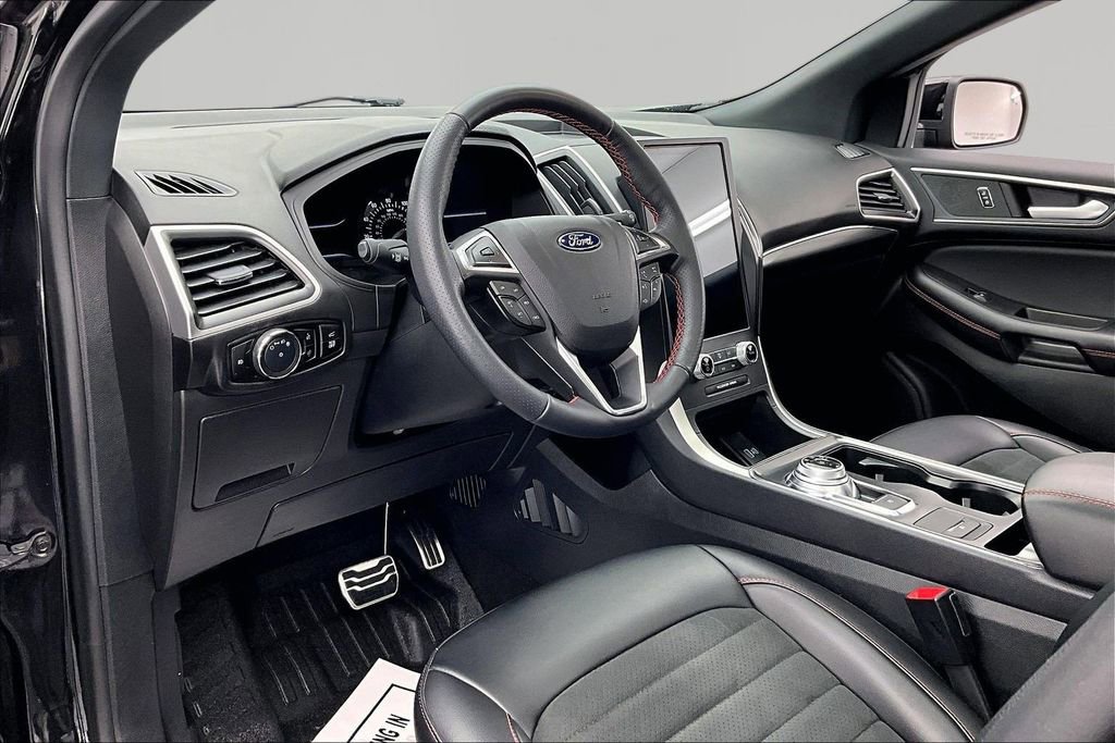 Certified 2024 Ford Edge ST-Line AWD/4WD image 14