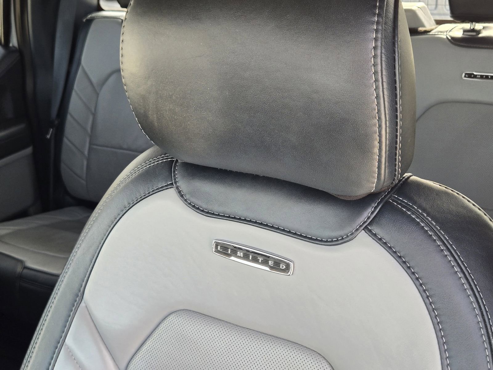 Certified 2022 Ford F450 Limited w/ FX4 Off-Road Package image 16