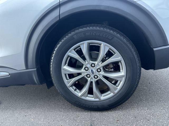 Certified 2021 Ford Explorer XLT w/ Equipment Group 202A RWD image 10