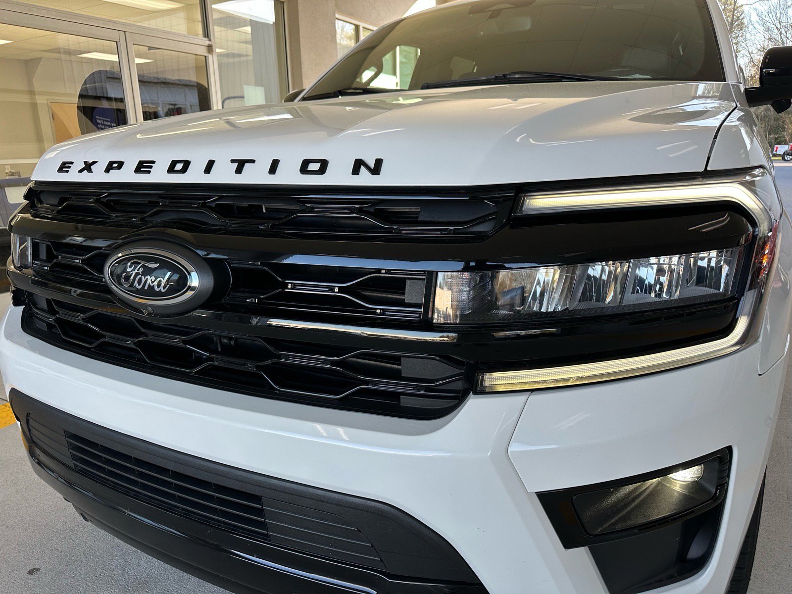 Certified 2023 Ford Expedition Max Limited image 9