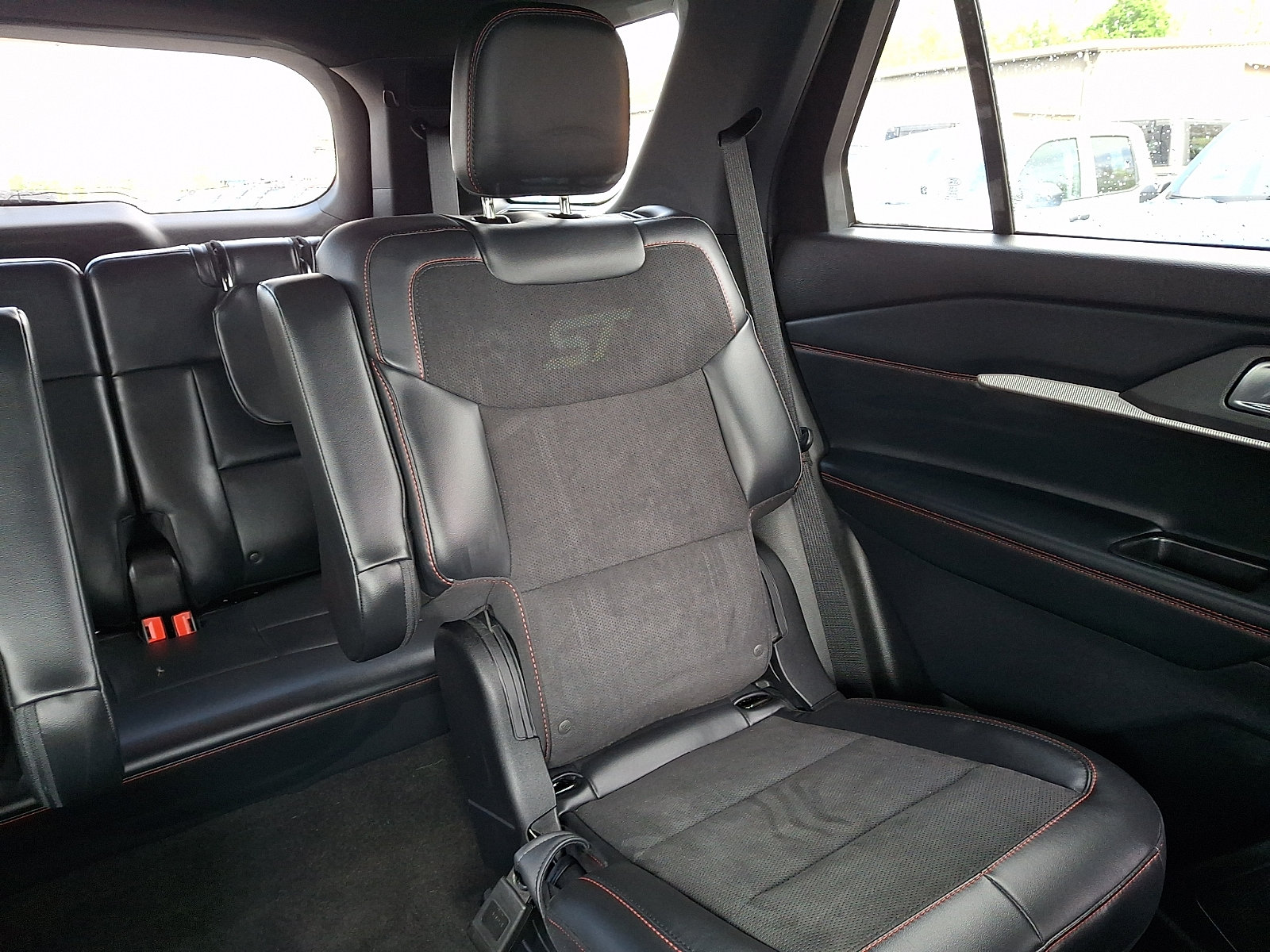 Certified 2025 Ford Explorer ST AWD/4WD image 20