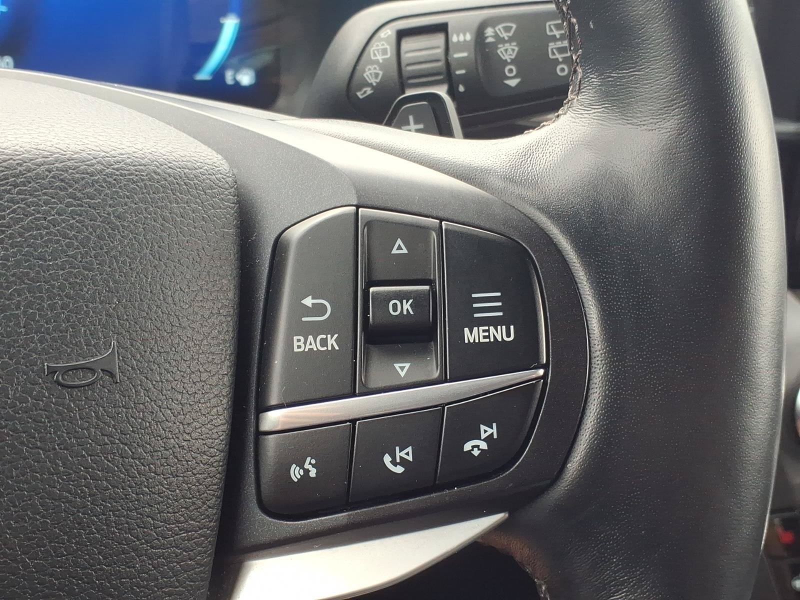 Certified 2020 Ford Explorer Platinum w/ Premium Technology Package AWD/4WD image 29
