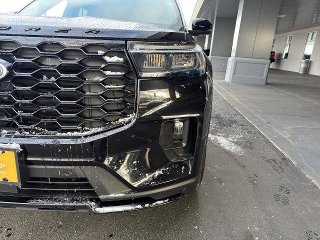 Certified 2025 Ford Explorer ST-Line w/ ST-Line Street Pack image 8
