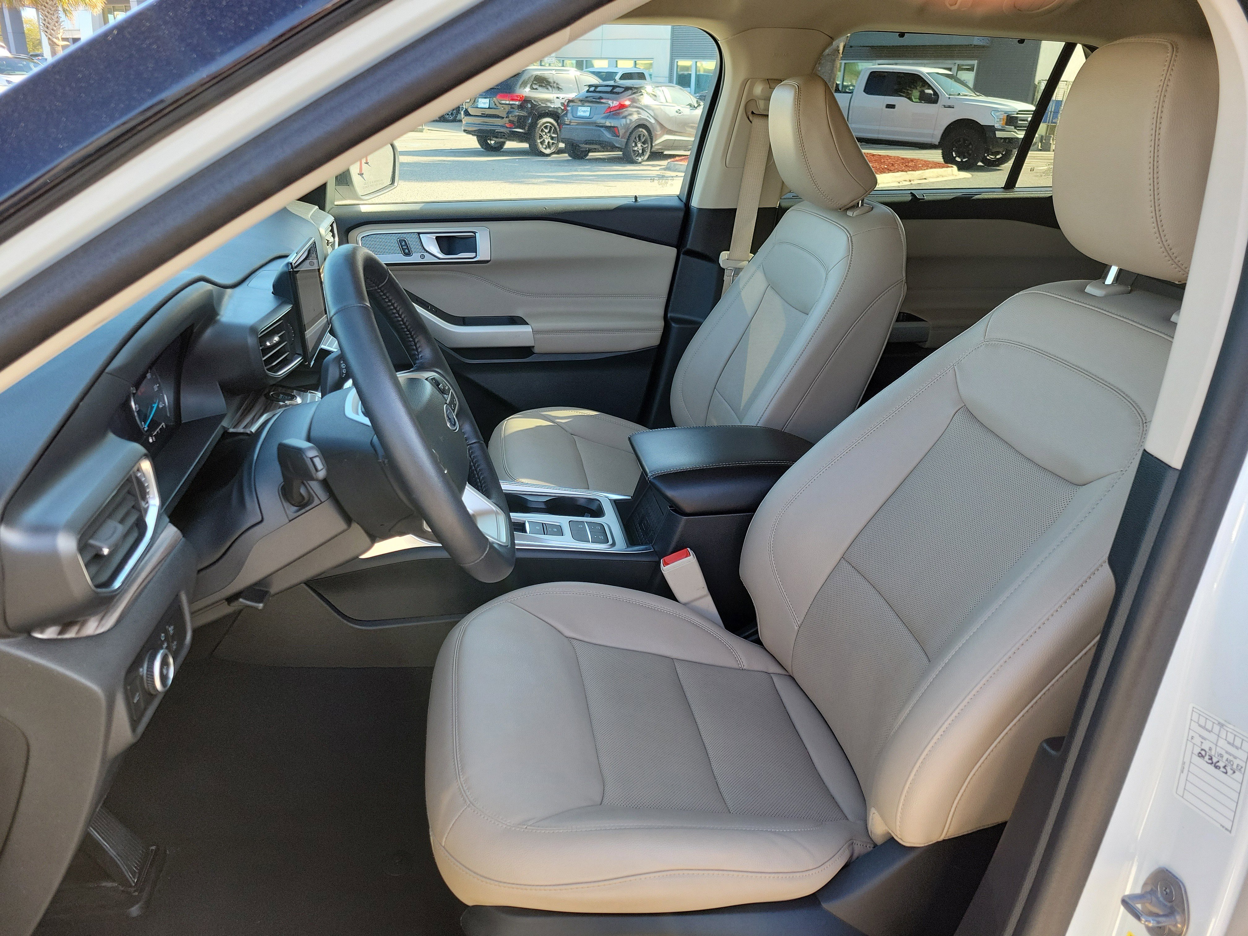 Certified 2023 Ford Explorer Limited image 8