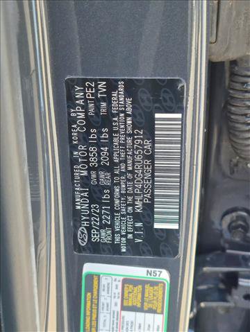 Used 2024 Hyundai Elantra Limited FWD image 28
