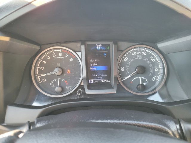 Used 2022 Toyota Tacoma TRD Off-Road w/ Technology Package AWD/4WD image 29