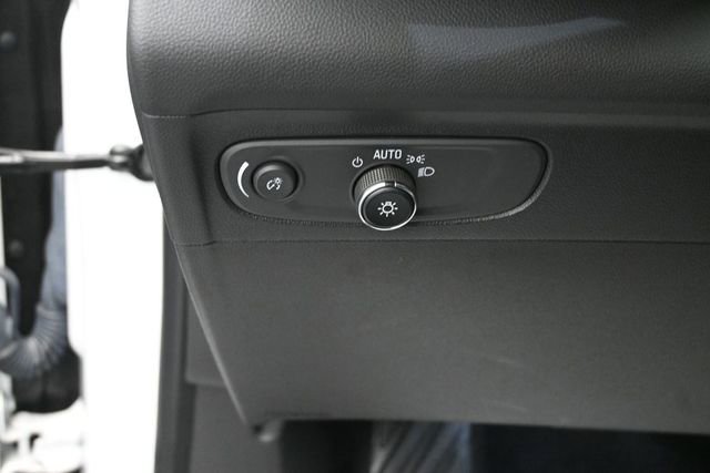 Used 2023 Buick Envision Essence AWD/4WD image 11