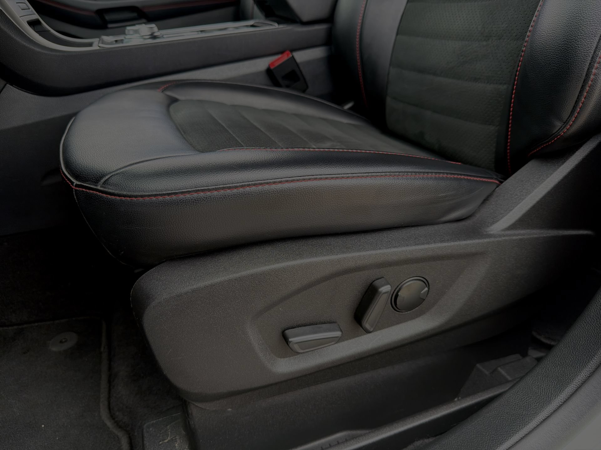 Certified 2023 Ford Edge ST-Line AWD/4WD image 12