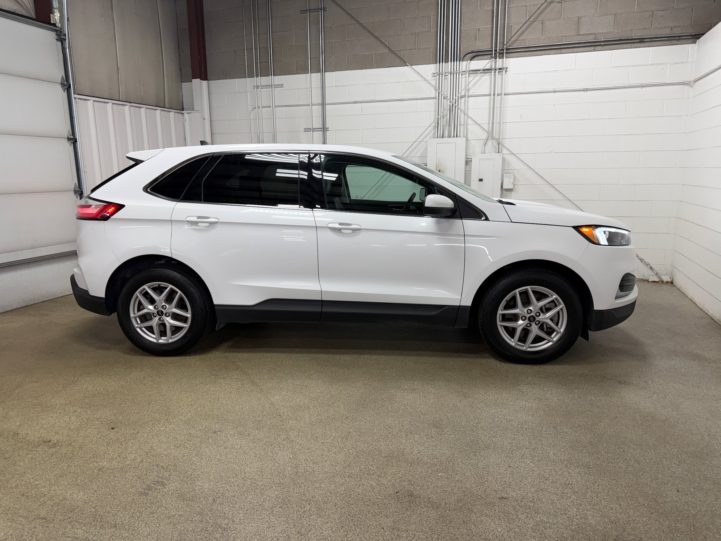 Certified 2024 Ford Edge SEL AWD/4WD image 6