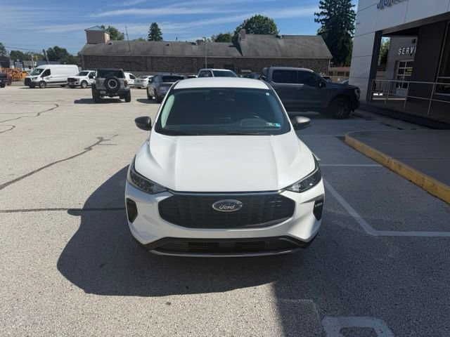 Certified 2023 Ford Escape Active FWD image 2