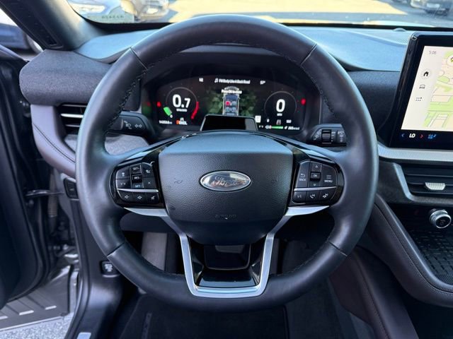 Certified 2025 Ford Explorer Platinum w/ LUX Leather Package image 25