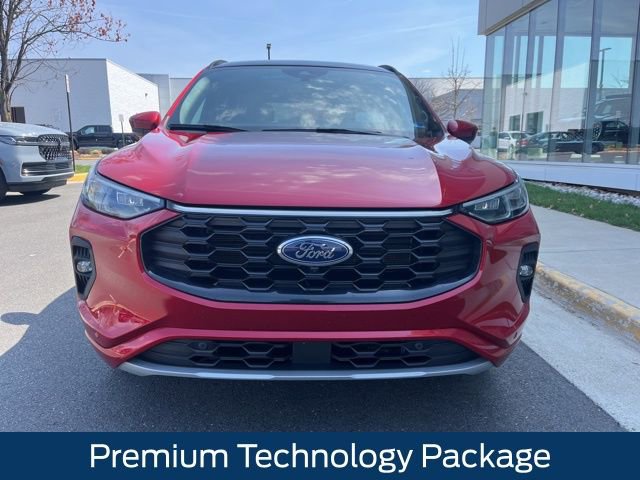 Certified 2025 Ford Escape ST-Line Elite w/ Premium Technology Package AWD/4WD image 2