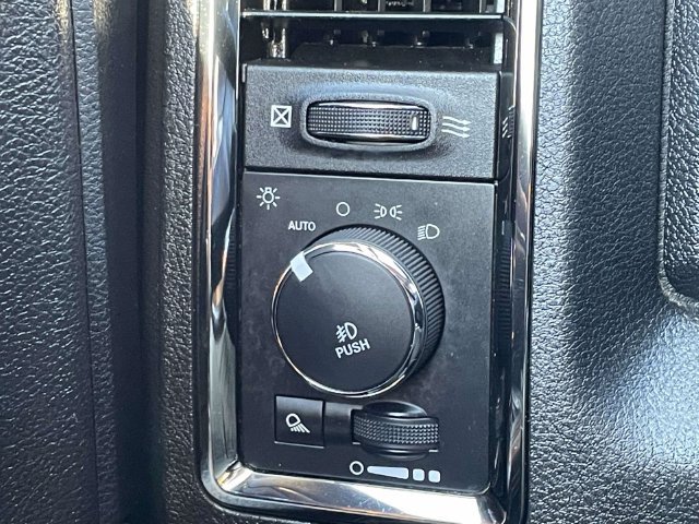 Used 2018 RAM 2500 Laramie w/ Sport Appearance Group AWD/4WD image 18