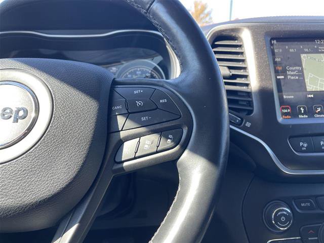 Used 2019 Jeep Cherokee Trailhawk AWD/4WD image 14