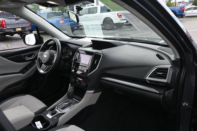 Used 2022 Subaru Forester Premium AWD/4WD image 21