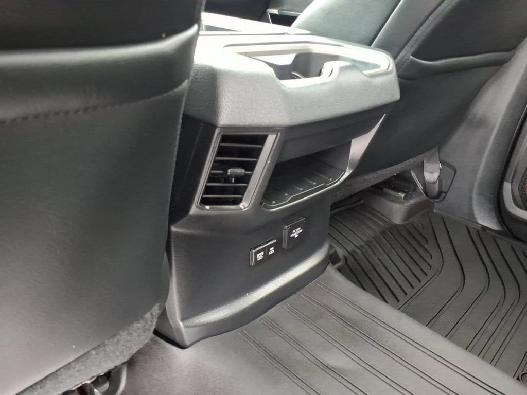 Used 2023 Toyota Tundra Limited AWD/4WD image 17