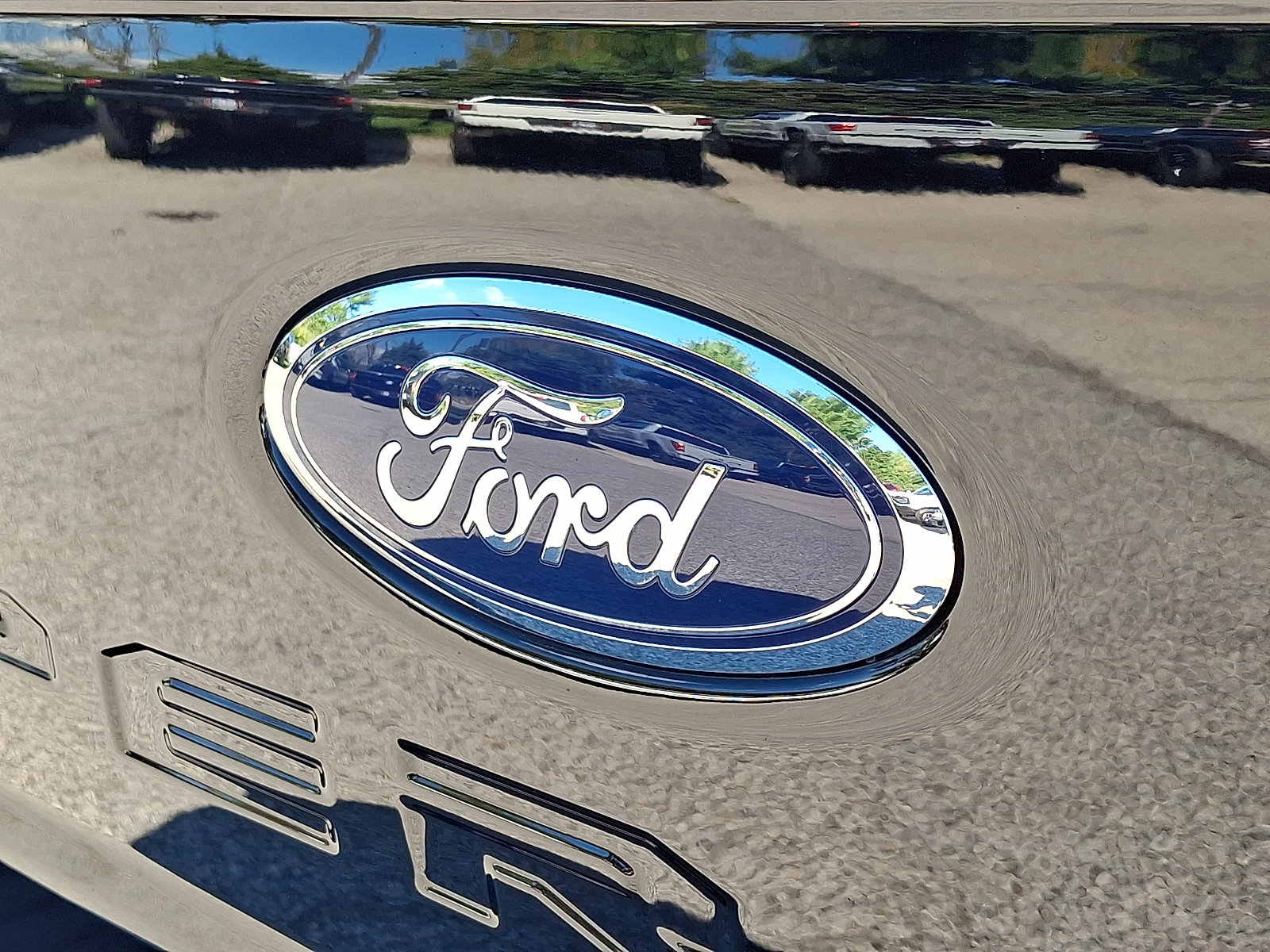 Certified 2024 Ford F250 Lariat w/ Lariat Ultimate Package AWD/4WD image 35