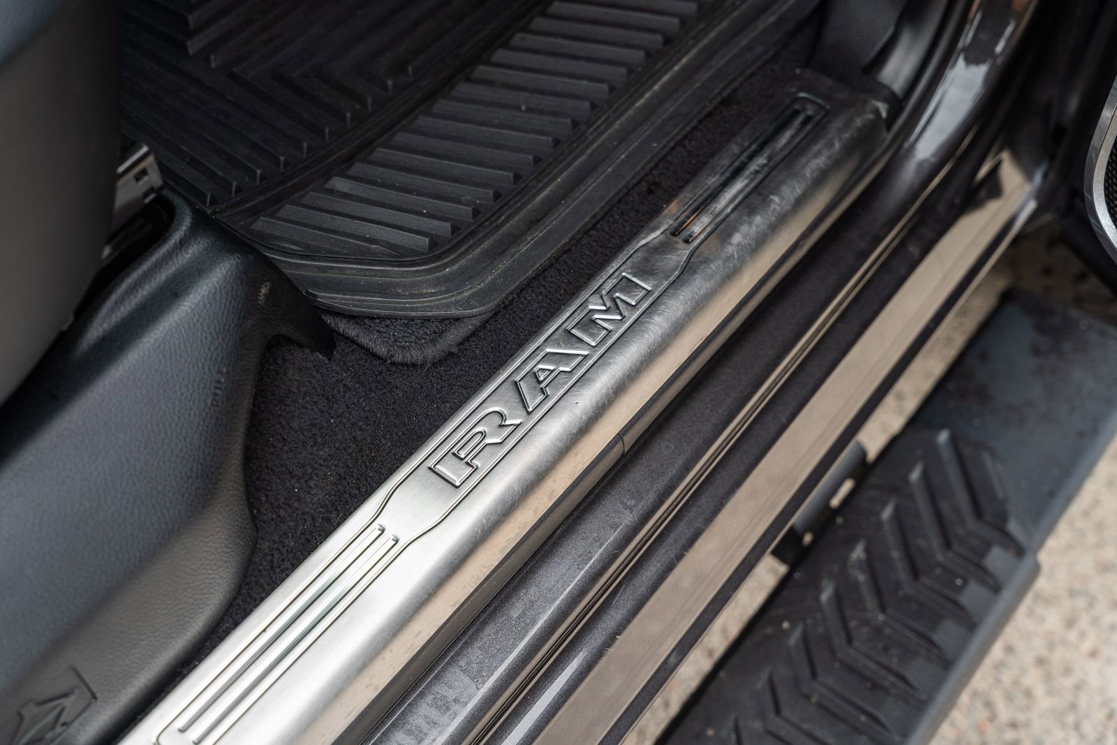 Used 2020 RAM 2500 Laramie AWD/4WD image 17