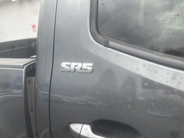 Used 2022 Toyota Tacoma SR5 w/ Technology Package image 8