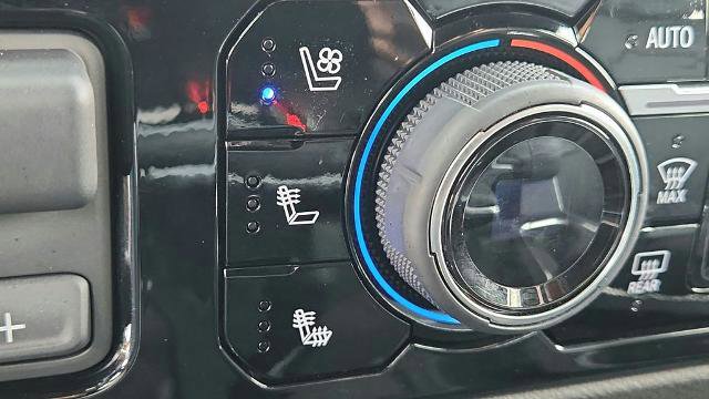 Used 2025 Chevrolet Silverado 1500 High Country w/ Technology Package image 24