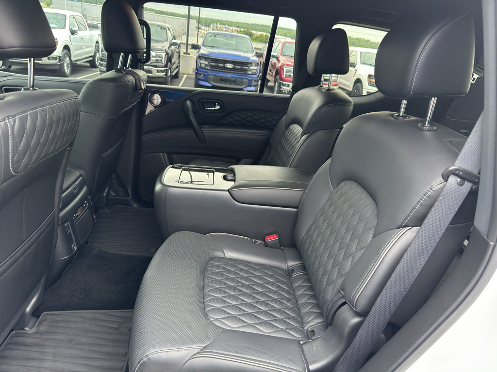 Used 2024 INFINITI QX80 Sensory AWD/4WD image 9