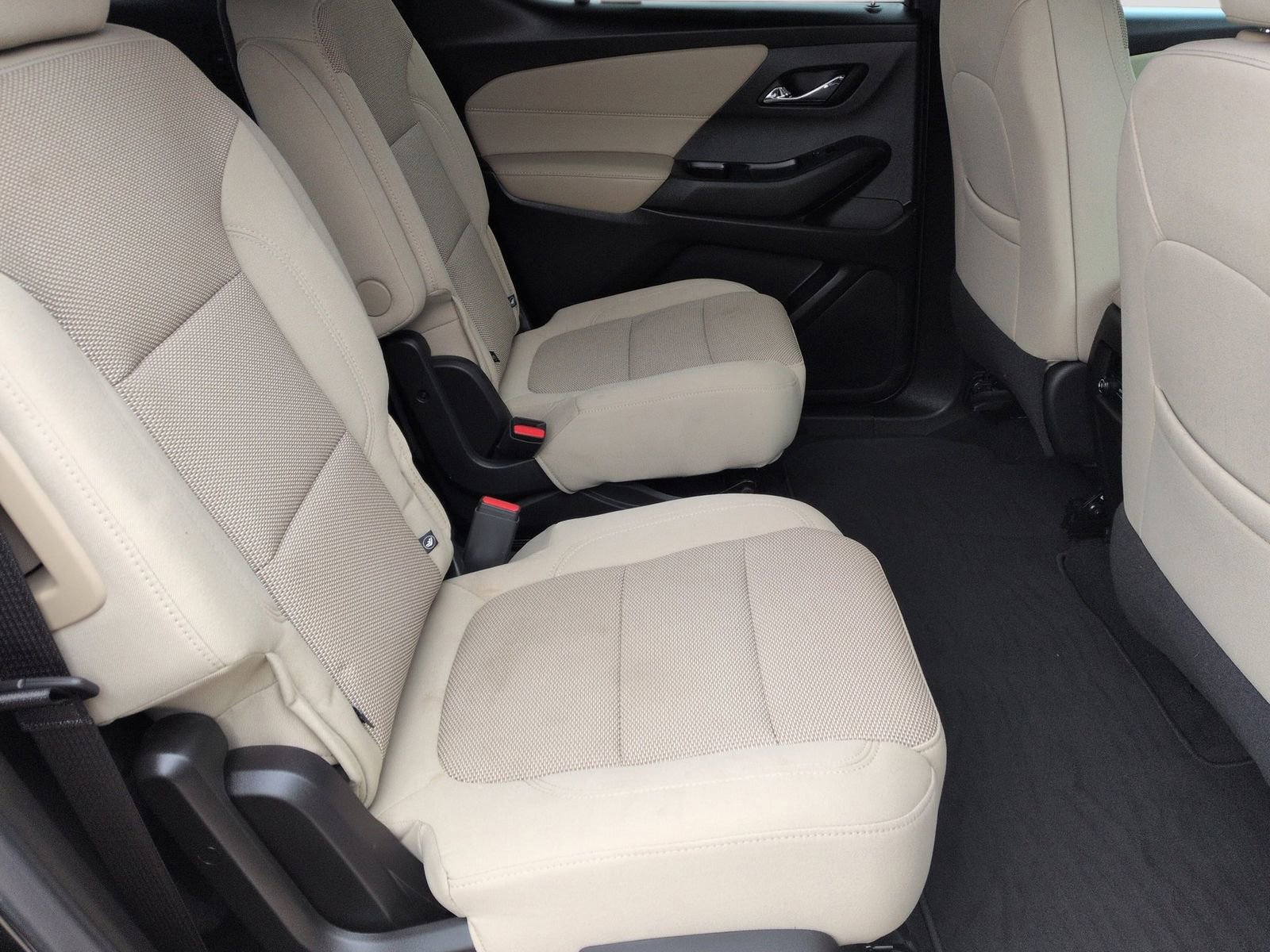 Used 2022 Chevrolet Traverse LT w/ LPO, Cargo Package image 23