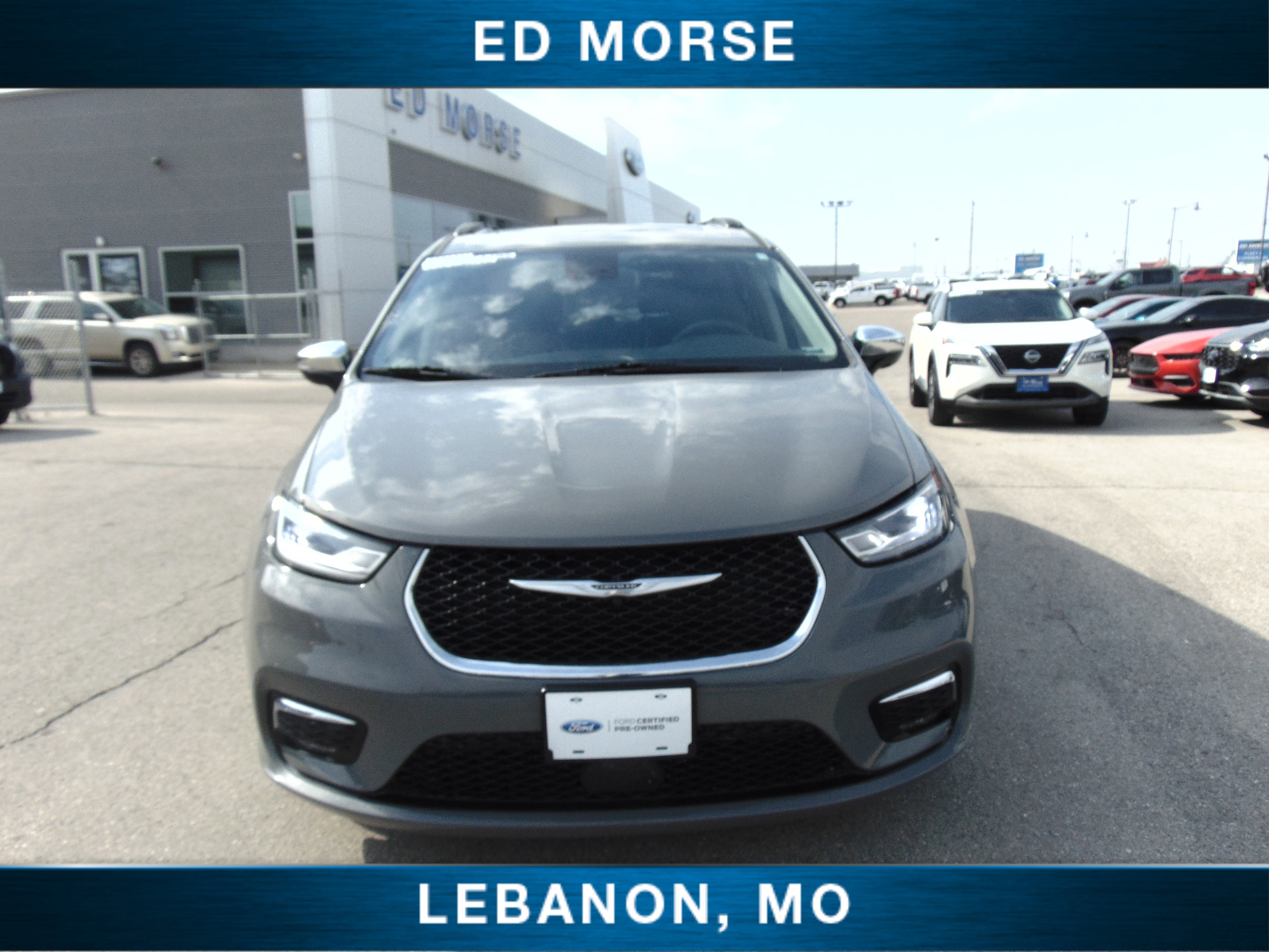 Used 2023 Chrysler Pacifica Limited image 8