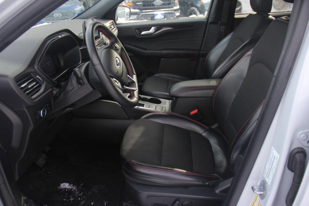 Certified 2025 Ford Escape ST-Line Select image 26