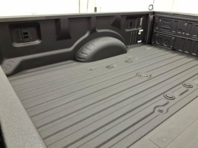 Certified 2026 Ford F450 Platinum w/ FX4 Off-Road Package AWD/4WD image 20