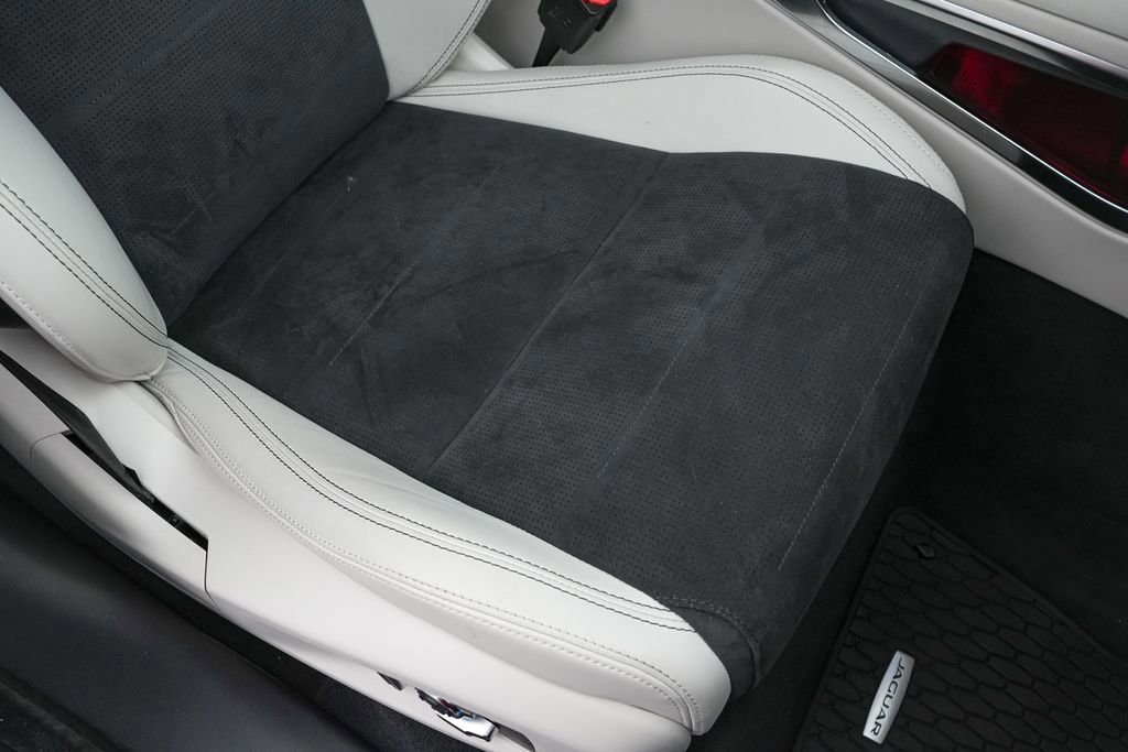 Used 2023 Jaguar F-PACE SVR image 38